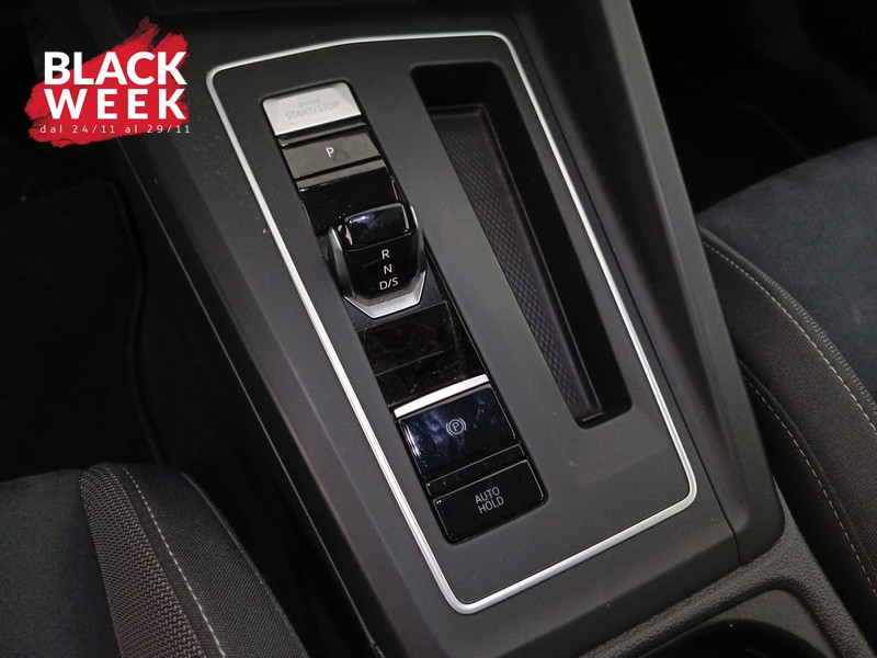 16 - Volkswagen Golf 1.0 etsi evo life 110cv dsg