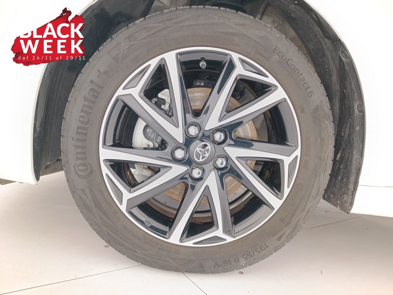 8 - Toyota Yaris 1.5h trend