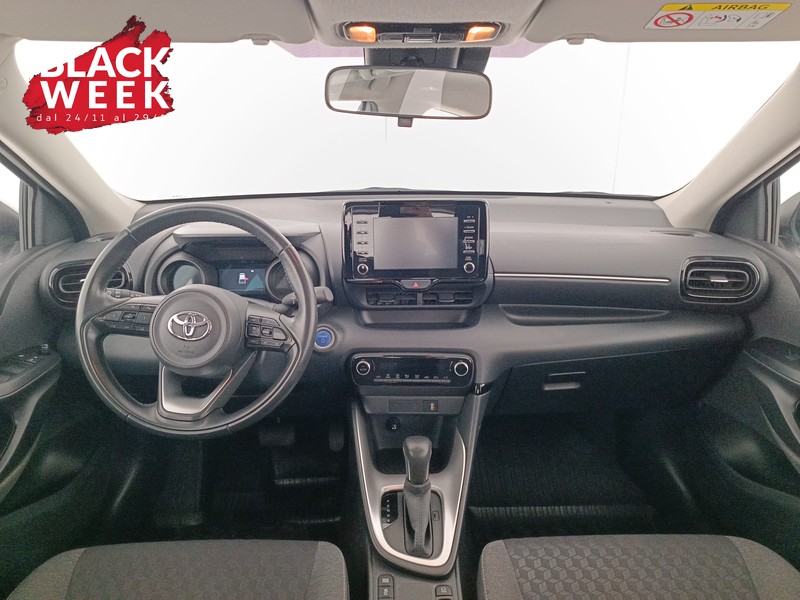 11 - Toyota Yaris 1.5h trend