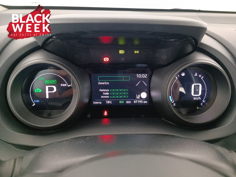 13 - Toyota Yaris 1.5h trend