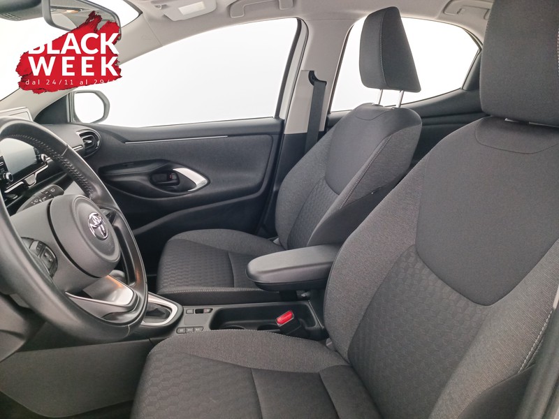 15 - Toyota Yaris 1.5h trend