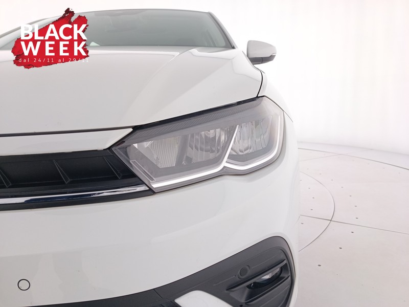 7 - Volkswagen Polo 1.0 tsi life 95cv