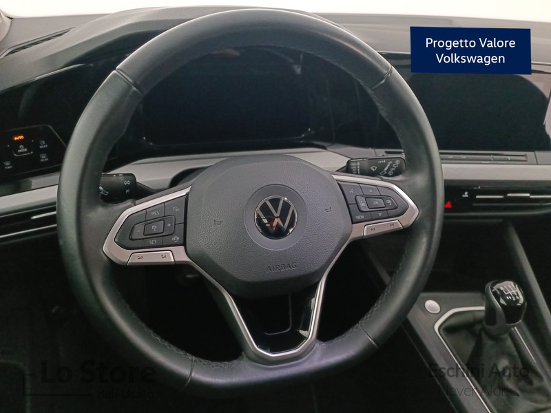 13 - Volkswagen Golf variant 1.0 tsi evo life 110cv