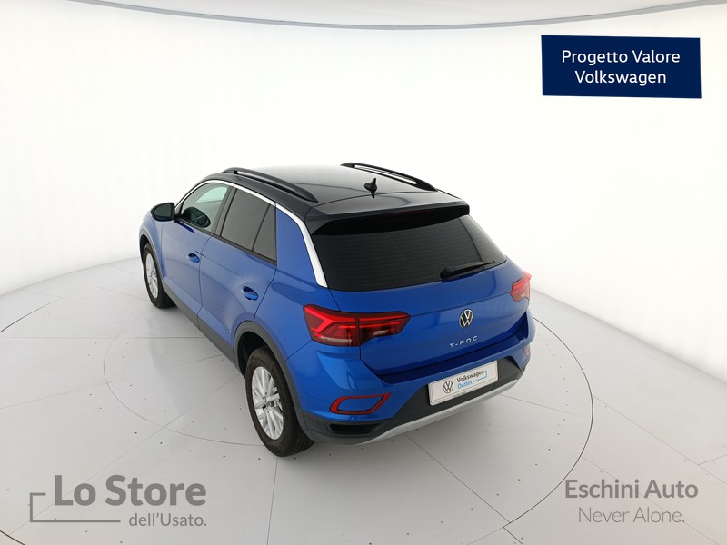 6 - Volkswagen T-Roc 1.0 tsi life 110cv