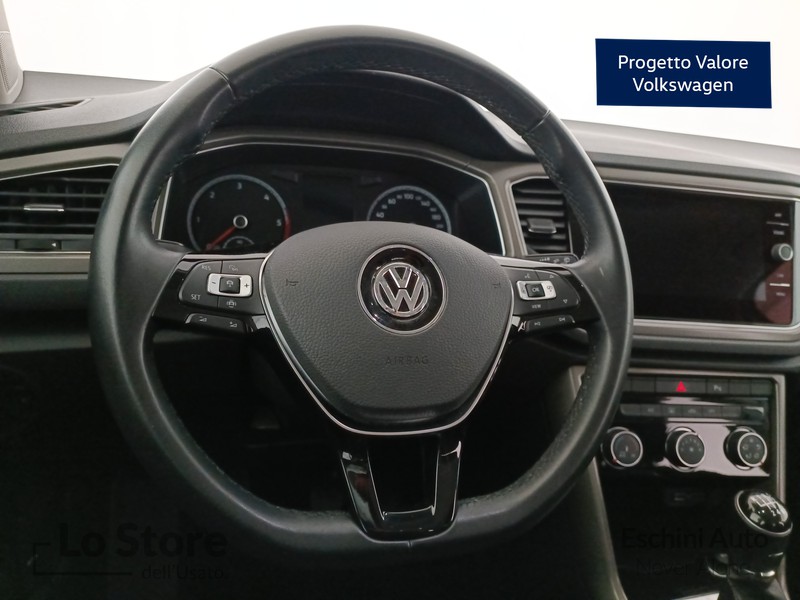 13 - Volkswagen T-Roc 1.0 tsi style 110cv