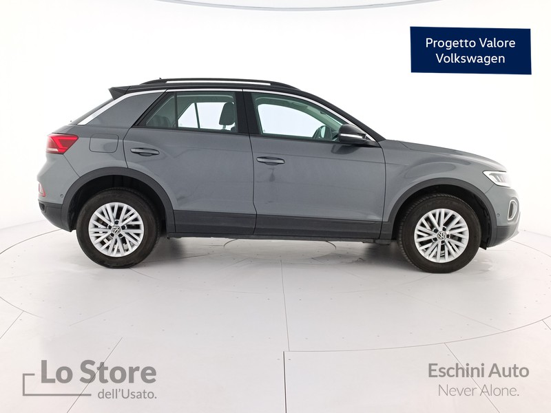 3 - Volkswagen T-Roc 1.5 tsi life dsg