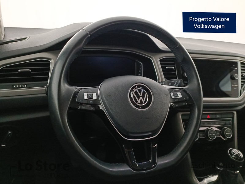 13 - Volkswagen T-Roc 1.0 tsi style 110cv