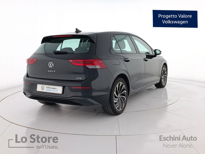 4 - Volkswagen Golf 1.0 etsi evo life 110cv dsg