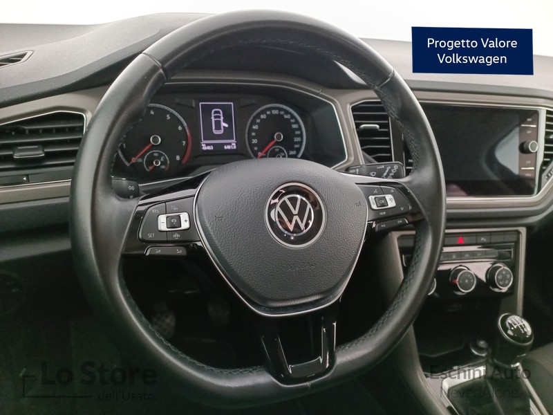 13 - Volkswagen T-Roc 1.0 tsi style 110cv