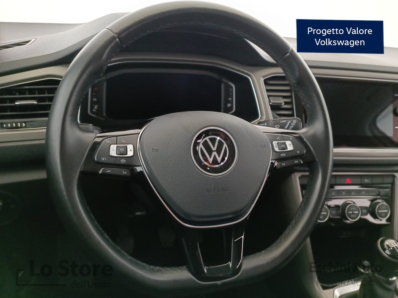 13 - Volkswagen T-Roc 1.0 tsi style 110cv