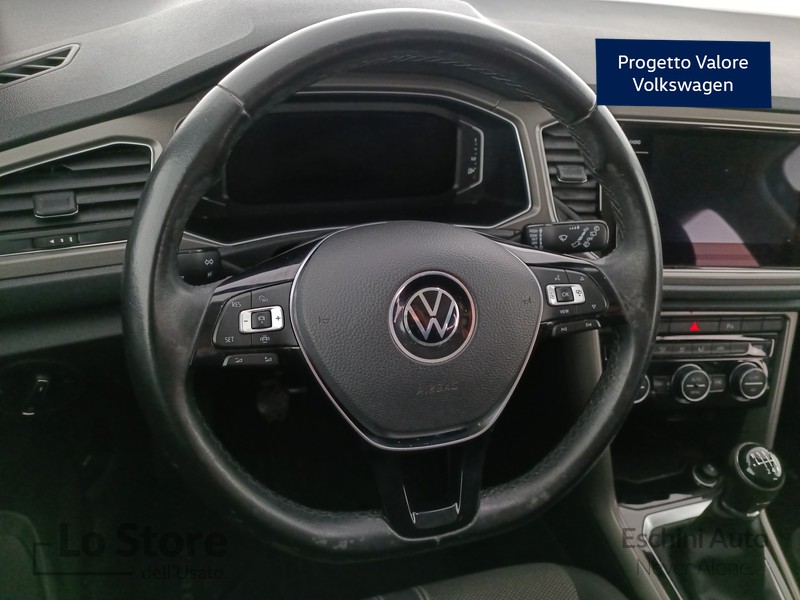 13 - Volkswagen T-Roc 1.0 tsi style 110cv