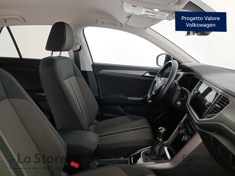 11 - Volkswagen T-Roc 1.0 tsi style 110cv