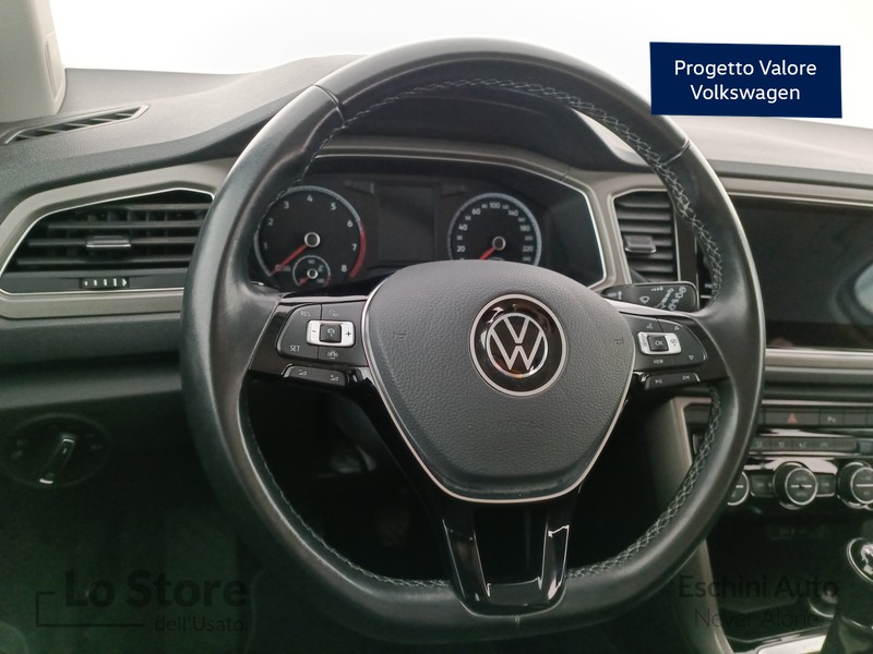 13 - Volkswagen T-Roc 1.0 tsi style 110cv