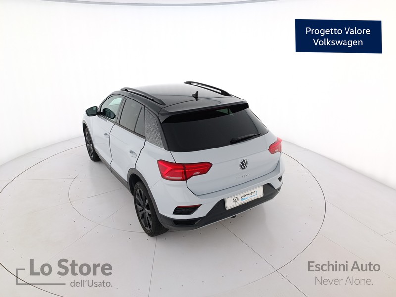 6 - Volkswagen T-Roc 1.5 tsi sport