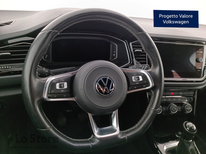 13 - Volkswagen T-Roc 1.5 tsi sport