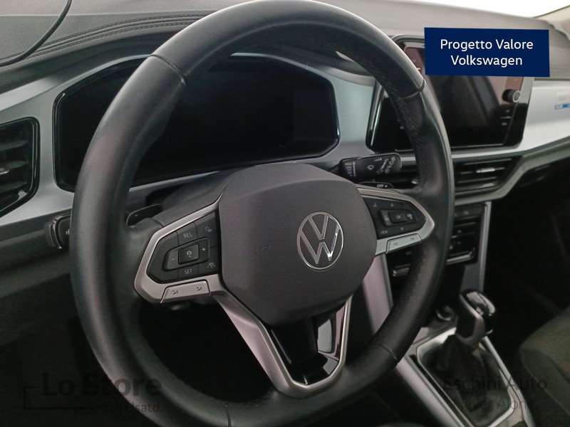 13 - Volkswagen T-Roc 1.5 tsi life dsg