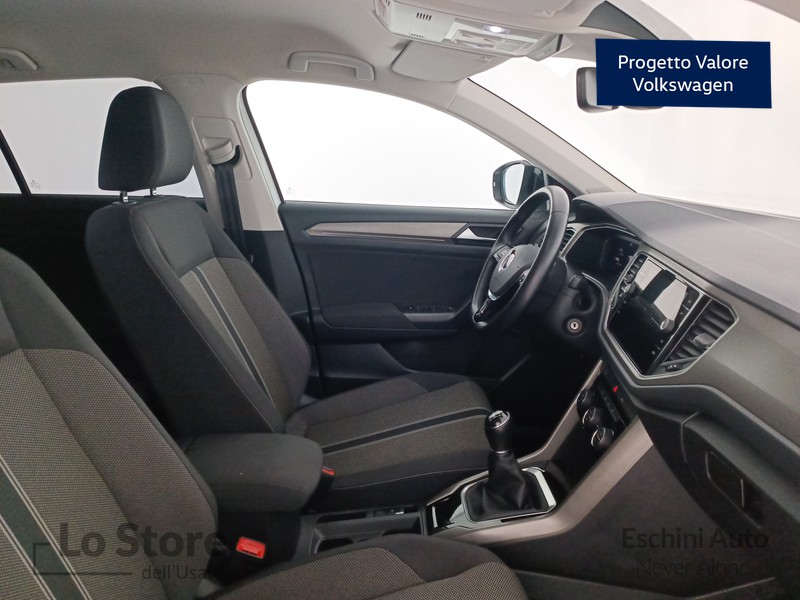 11 - Volkswagen T-Roc 1.5 tsi sport