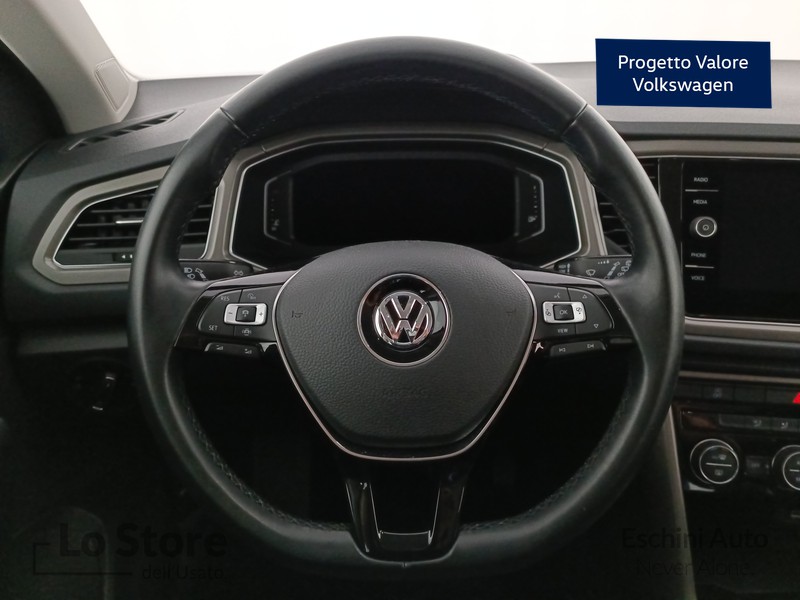 13 - Volkswagen T-Roc 1.0 tsi style 110cv