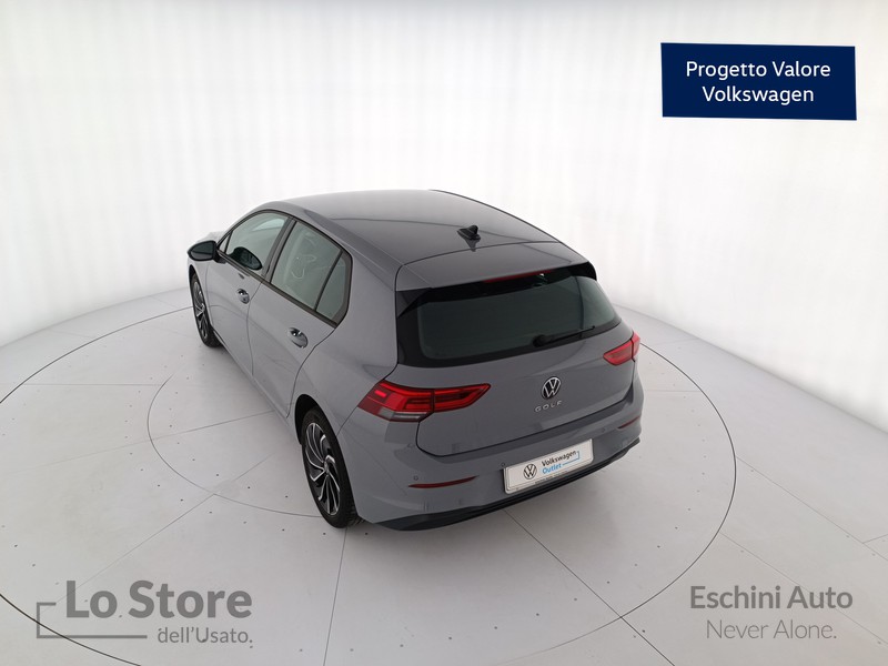 6 - Volkswagen Golf 1.0 tsi evo life 110cv