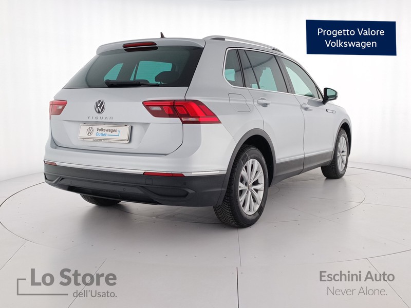 4 - Volkswagen Tiguan 1.5 tsi life 130cv