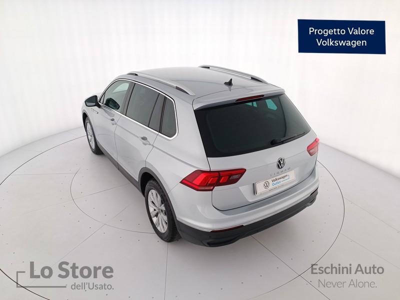 6 - Volkswagen Tiguan 1.5 tsi life 130cv