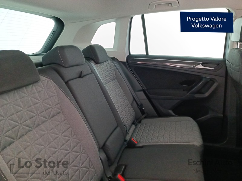 10 - Volkswagen Tiguan 1.5 tsi life 130cv