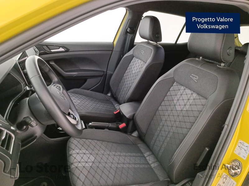 16 - Volkswagen T-Cross 1.0 tsi r-line 115cv