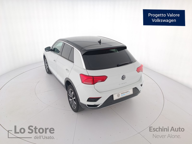 6 - Volkswagen T-Roc 1.0 tsi style 110cv