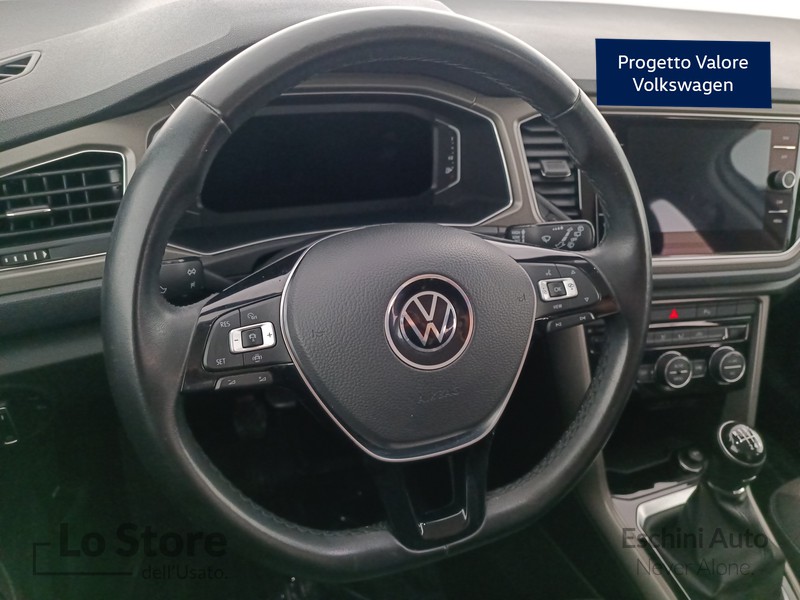 13 - Volkswagen T-Roc 1.0 tsi style 110cv