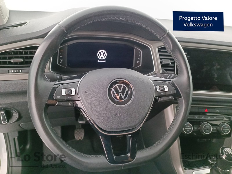 13 - Volkswagen T-Roc 1.0 tsi style 110cv