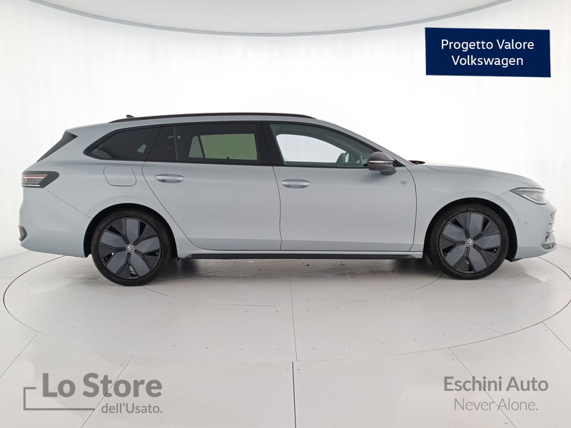 3 - Volkswagen Passat 1.5 etsi act r-line 150cv dsg