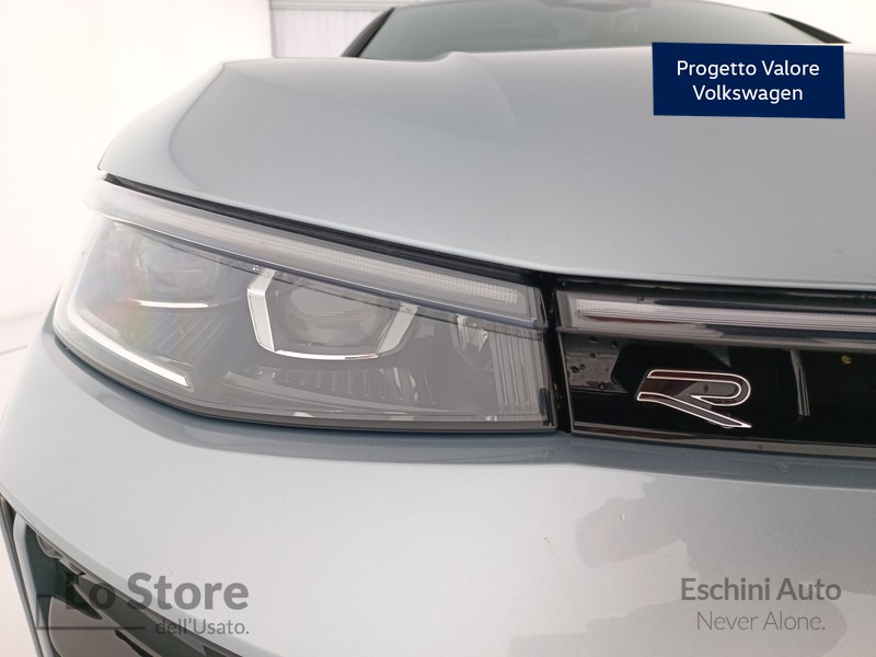 7 - Volkswagen Passat 1.5 etsi act r-line 150cv dsg