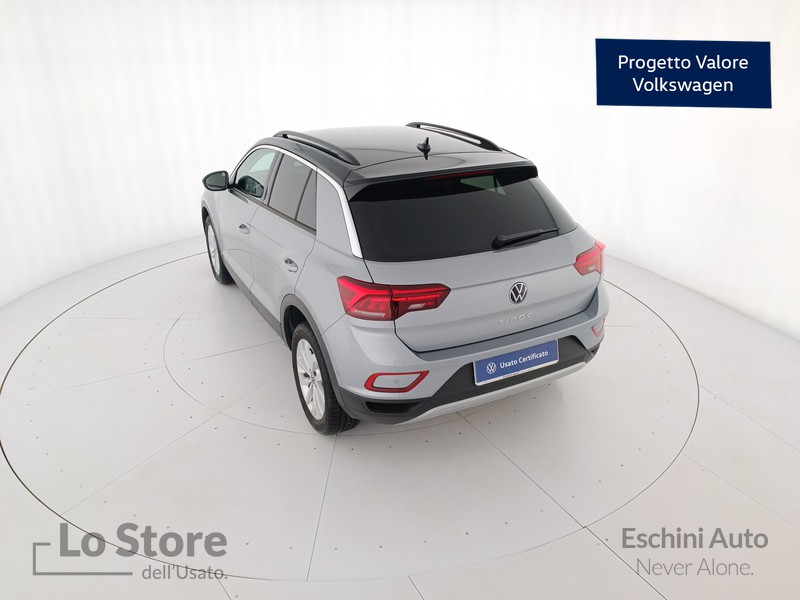 6 - Volkswagen T-Roc 1.0 tsi life 115cv