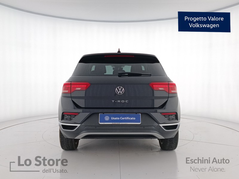 5 - Volkswagen T-Roc 1.0 tsi style 110cv