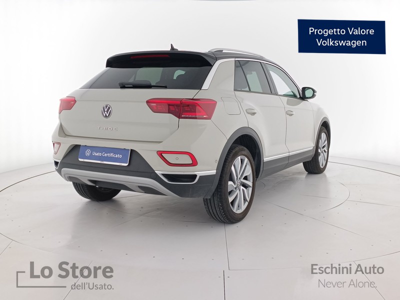 4 - Volkswagen T-Roc 1.0 tsi style 110cv