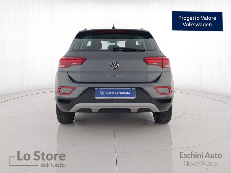 5 - Volkswagen T-Roc 1.0 tsi life 110cv