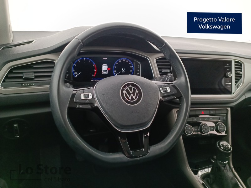 13 - Volkswagen T-Roc 1.0 tsi style 110cv