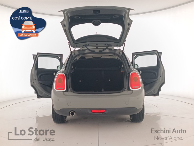 24 - Mini Cooper D 1.5 business 5p auto my18