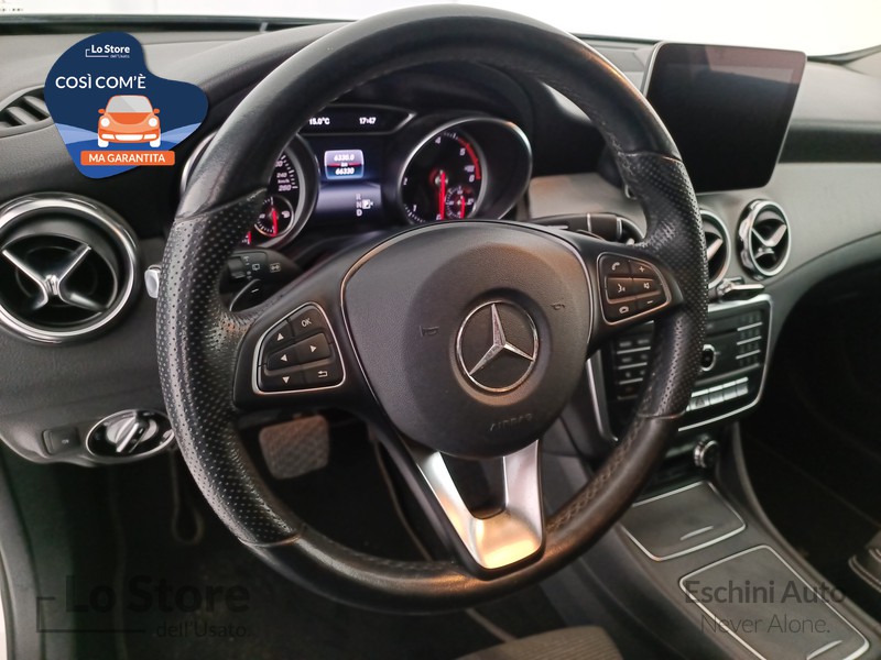 12 - Mercedes-Benz GLA 200 executive