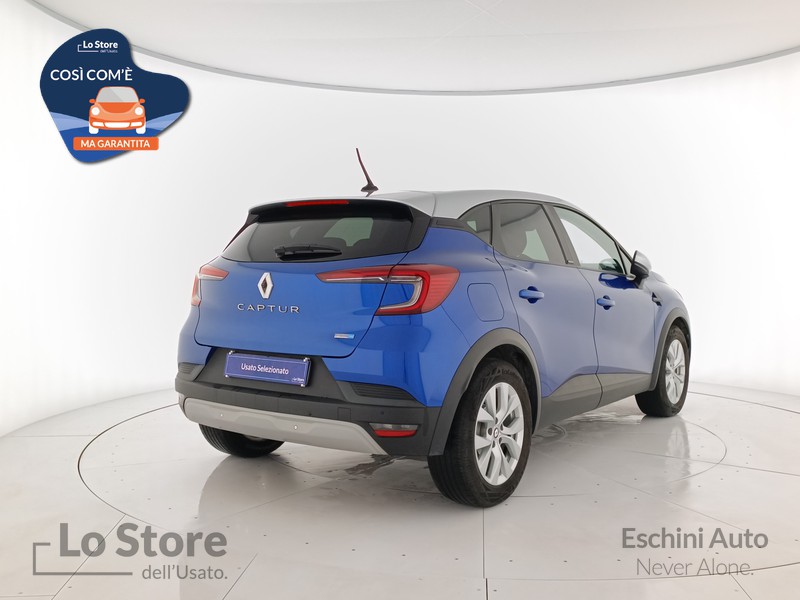 4 - Renault Captur 1.6 e-tech hybrid rs line 145cv auto