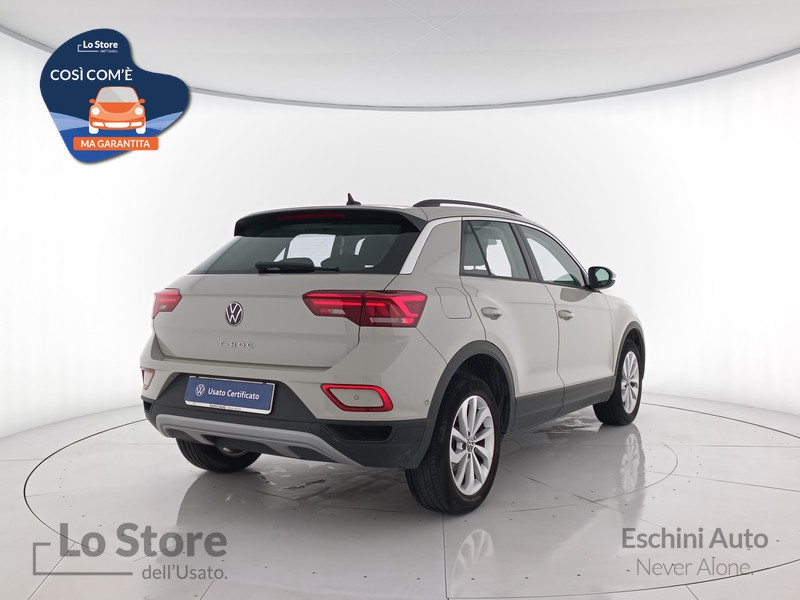 4 - Volkswagen T-Roc 1.0 tsi life 110cv