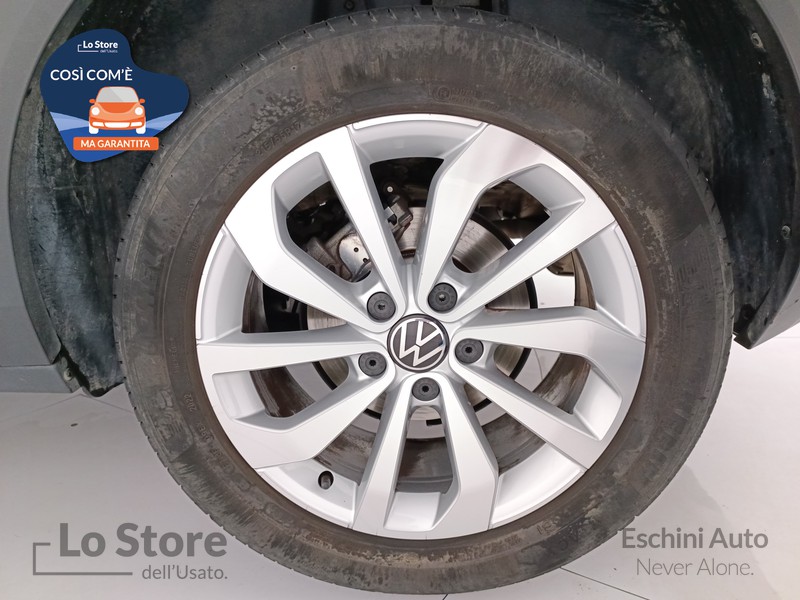 8 - Volkswagen T-Roc 1.0 tsi life 110cv