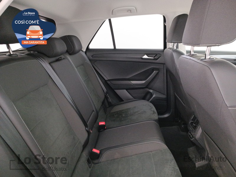 9 - Volkswagen T-Roc 1.0 tsi style 110cv