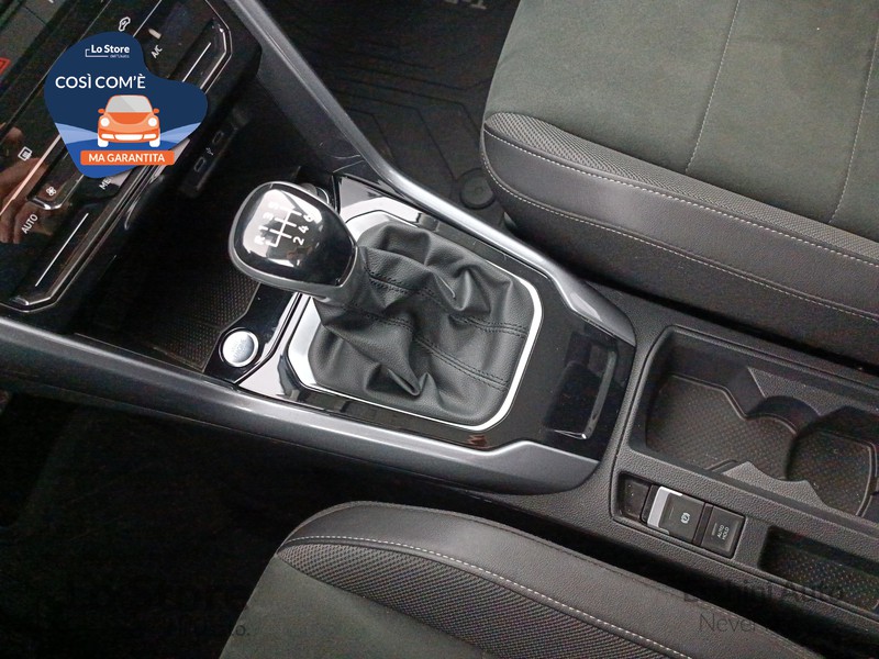 16 - Volkswagen T-Roc 1.0 tsi style 110cv