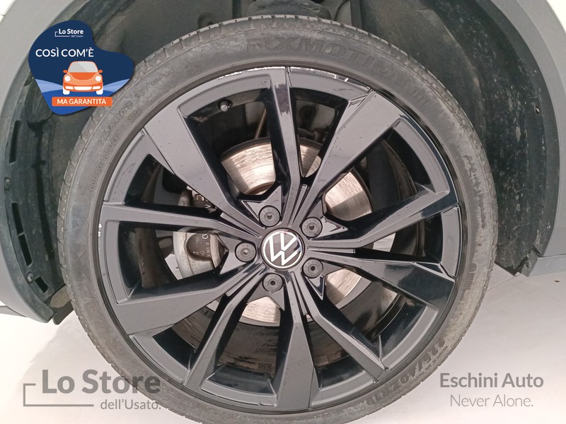 8 - Volkswagen T-Roc 2.0 tdi r-line 115cv