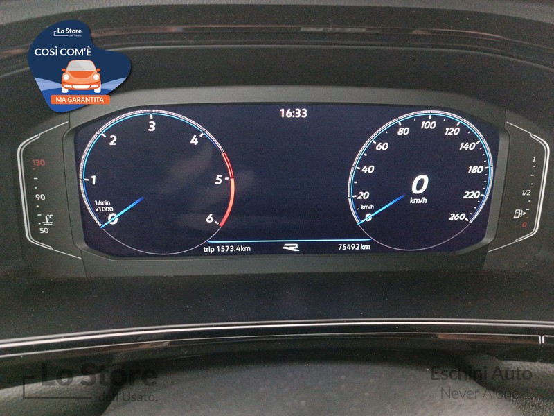 13 - Volkswagen T-Roc 2.0 tdi r-line 115cv