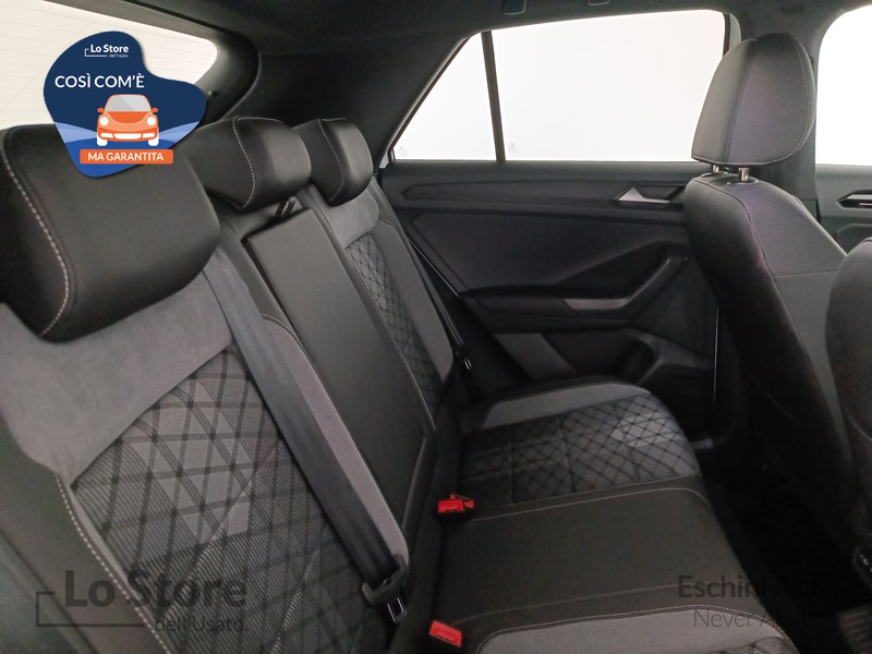 9 - Volkswagen T-Roc 2.0 tdi r-line 115cv