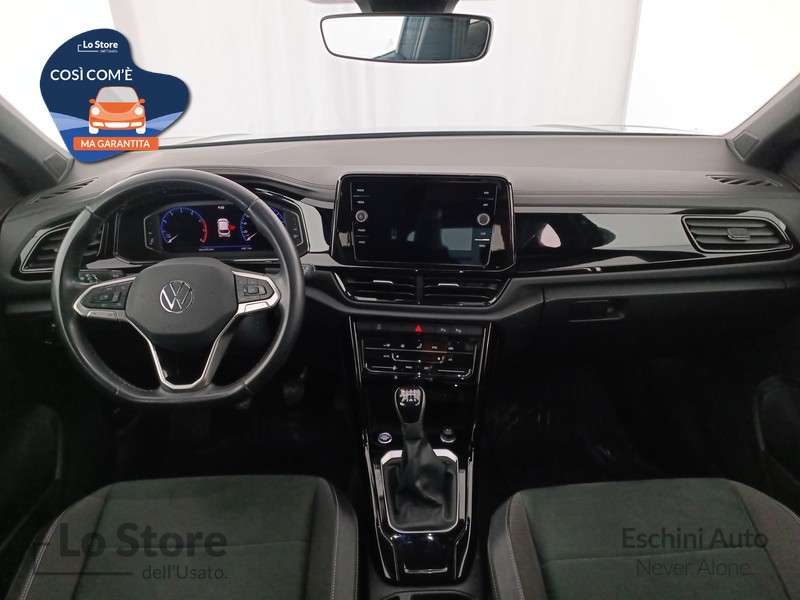 11 - Volkswagen T-Roc 0 tsi style 110cv