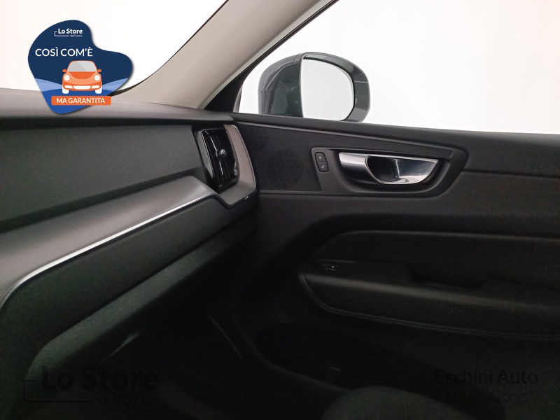 17 - Volvo XC60 2.0 b4 momentum pro awd auto