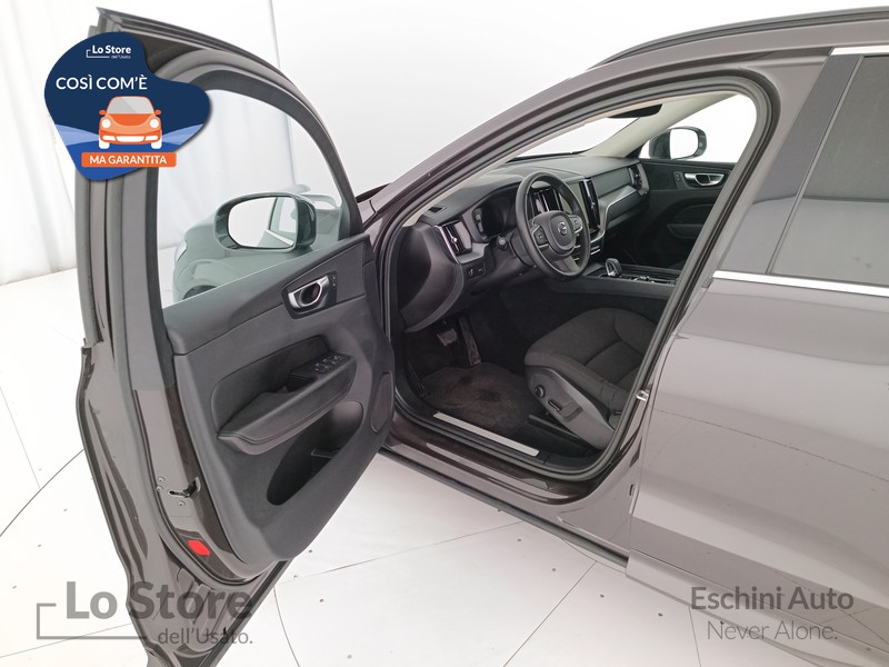 18 - Volvo XC60 2.0 b4 momentum pro awd auto